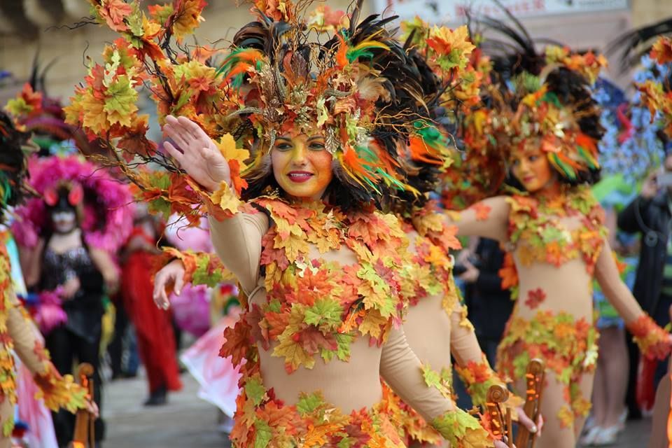 Dancing,In,International,Carnival,Of,Malta,(maltese,Carnival),,Malta,Island,
dancing,beauty,happy,float,scene,theatre,beautiful,theater,inter