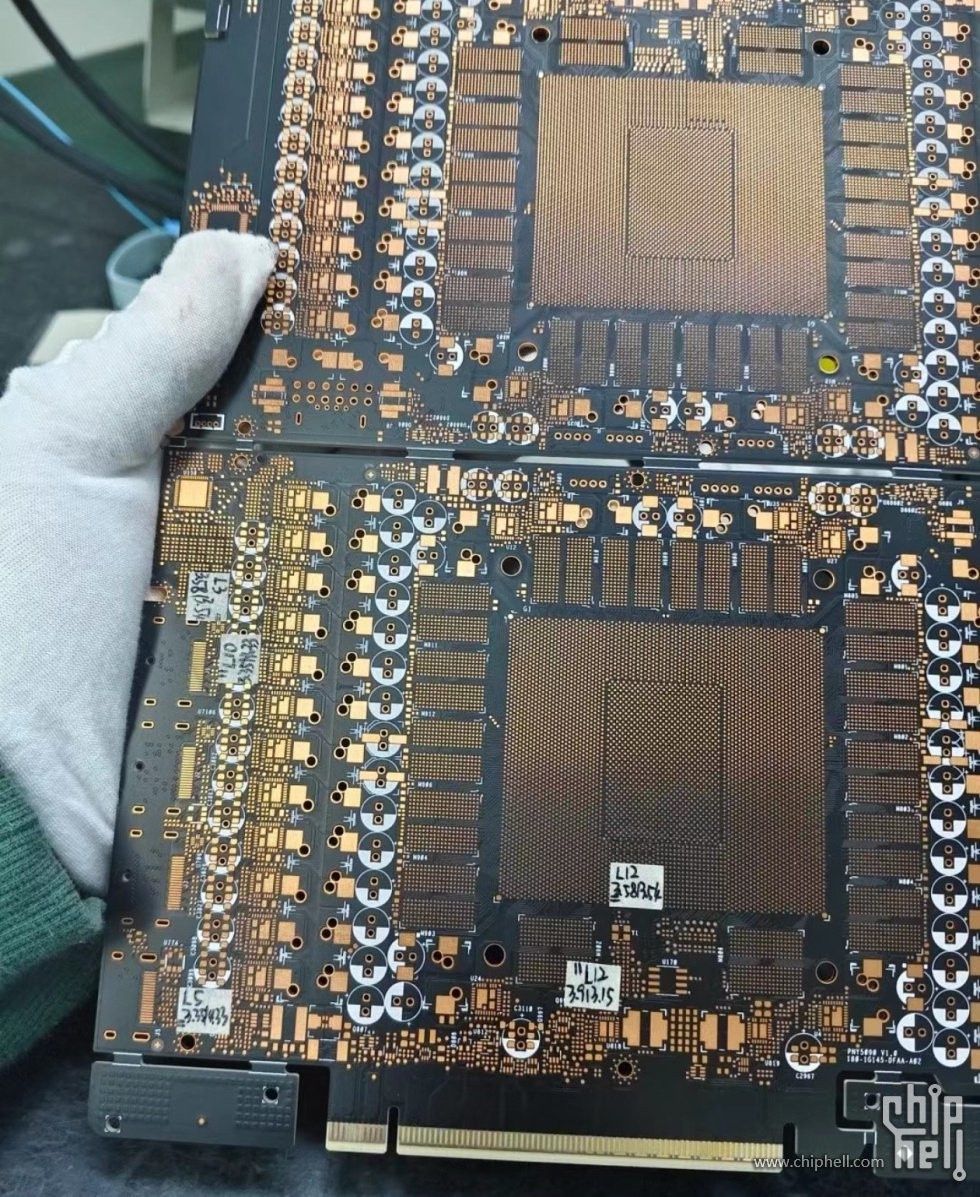 GeForce RTX 5090 - płytka drukowana